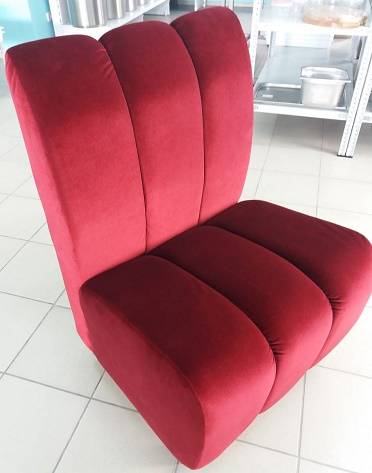 Кресло Кольт 600х900мм обивка красный бархат