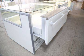 Витрина холодильная Лада GLACIER с выдвижной экспозицией Витрина холодильная Лада GLACIER с выдвижной экспозицией